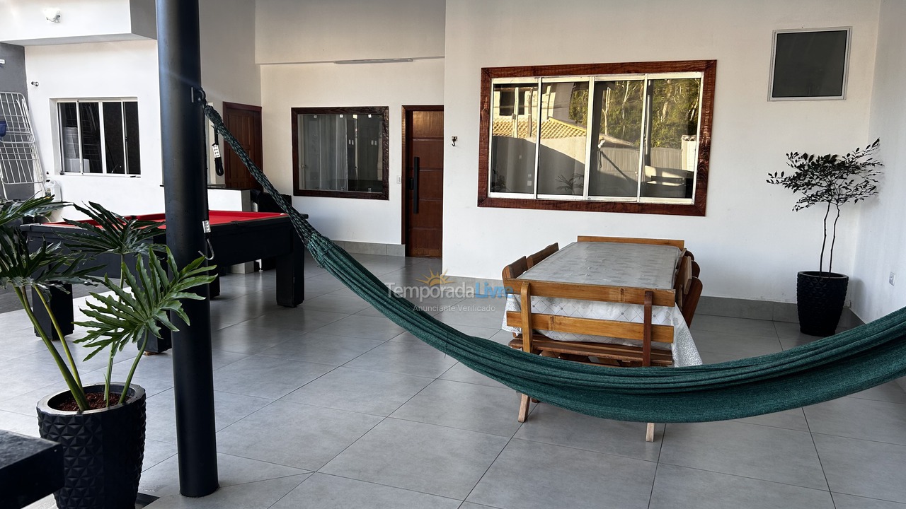 Casa para aluguel de temporada em Ubatuba (Maranduba)