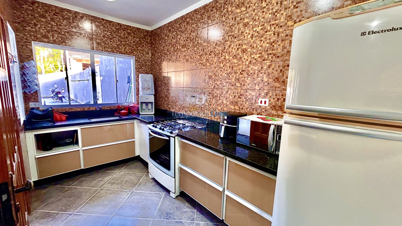 Casa para aluguel de temporada em Ubatuba (Maranduba)