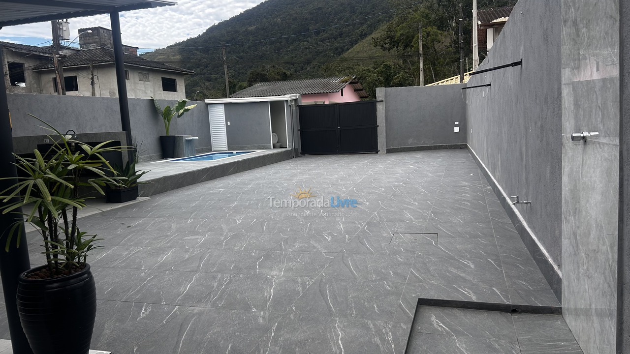 Casa para aluguel de temporada em Ubatuba (Maranduba)