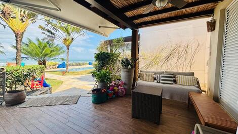 Casa frente ao mar em condomínio