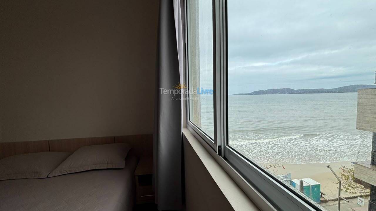Apartamento para aluguel de temporada em Itapema (Meia Praia)