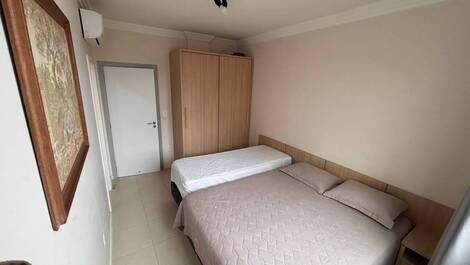 MARAVILHOSO APARTAMENTO FRENTE MAR NA MEIA PRAIA