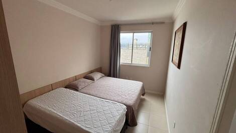 MARAVILHOSO APARTAMENTO FRENTE MAR NA MEIA PRAIA