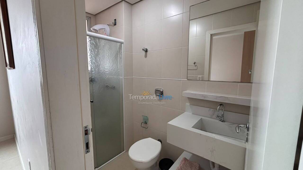 Apartamento para aluguel de temporada em Itapema (Meia Praia)
