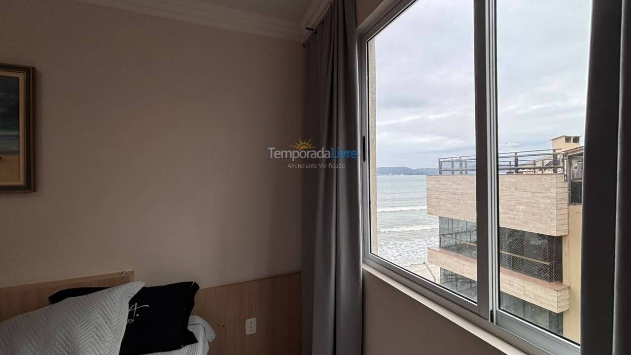 Apartamento para aluguel de temporada em Itapema (Meia Praia)