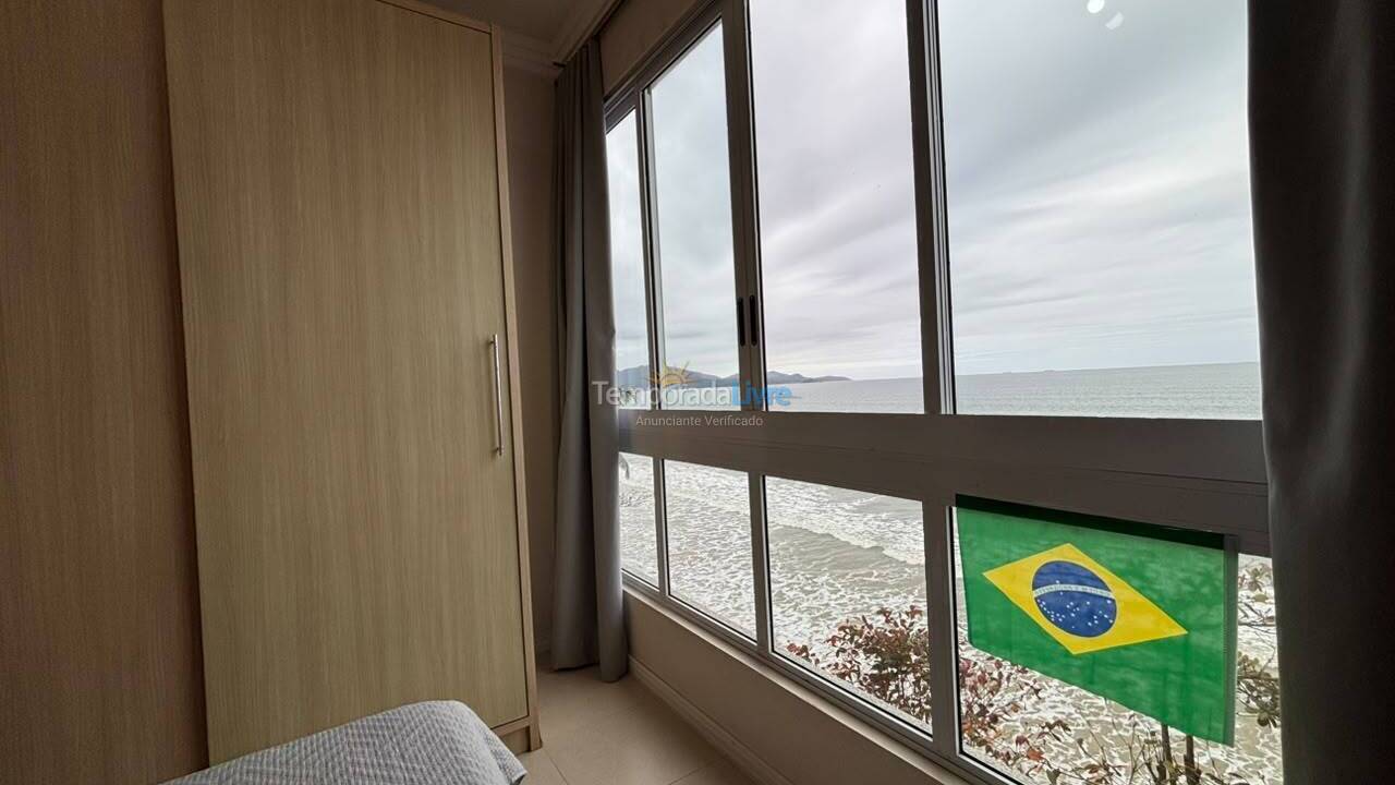 Apartamento para aluguel de temporada em Itapema (Meia Praia)