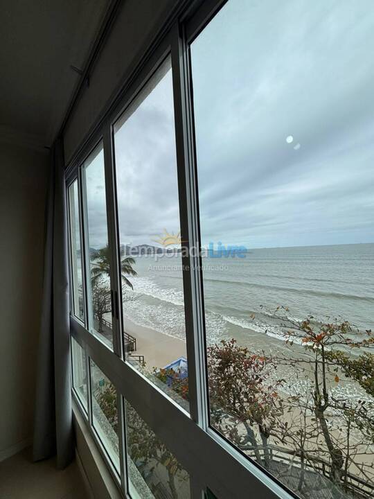 Apartamento para aluguel de temporada em Itapema (Meia Praia)