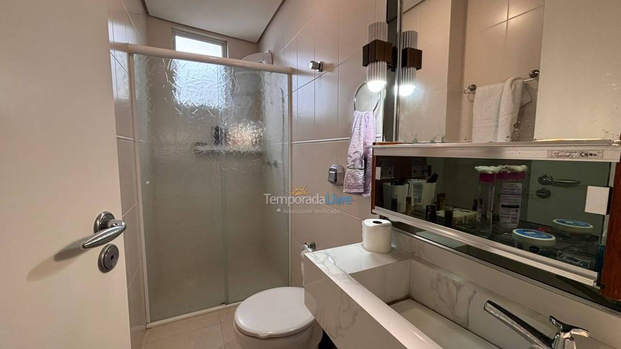 Apartamento para aluguel de temporada em Itapema (Meia Praia)