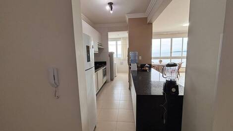 MARAVILHOSO APARTAMENTO FRENTE MAR NA MEIA PRAIA