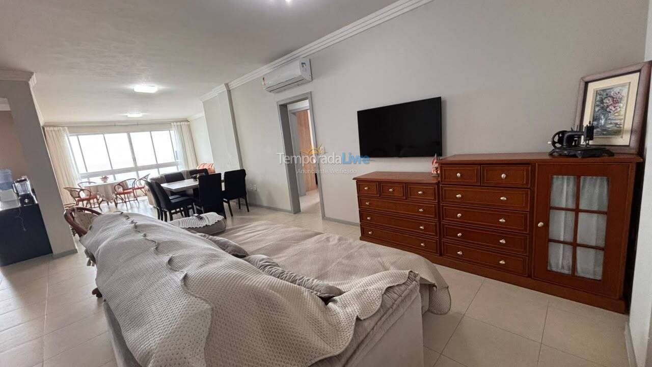 Apartamento para aluguel de temporada em Itapema (Meia Praia)