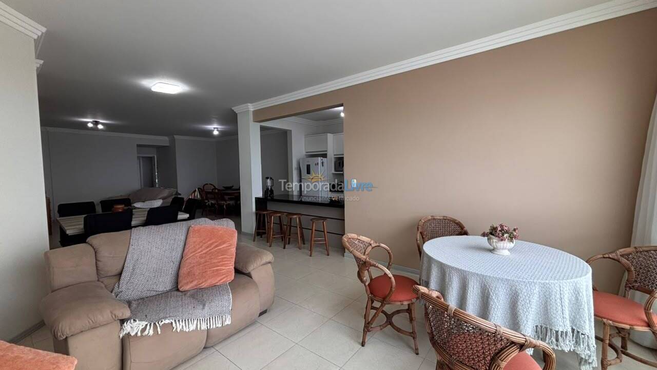 Apartamento para aluguel de temporada em Itapema (Meia Praia)