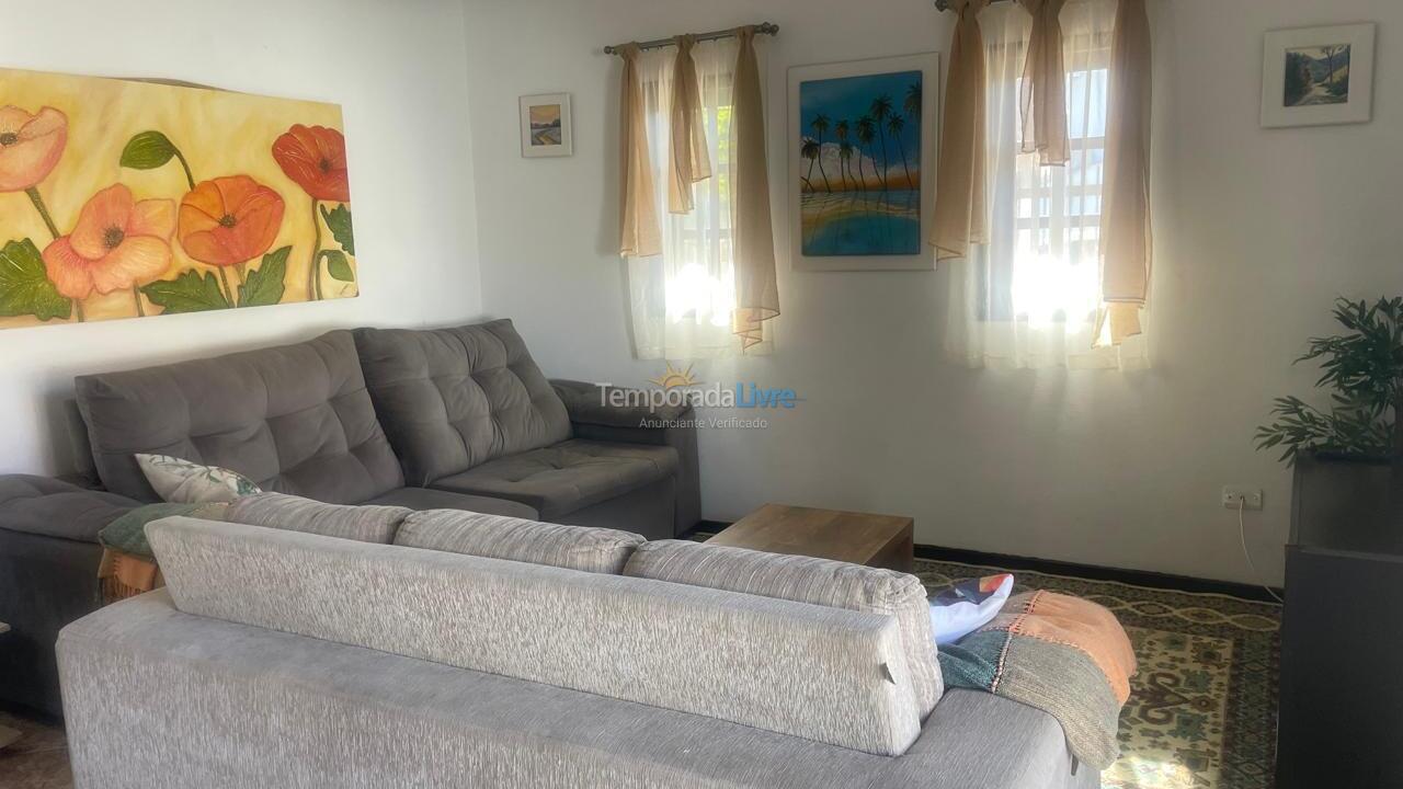 Casa para aluguel de temporada em Balneário Piçarras (Piçarras)