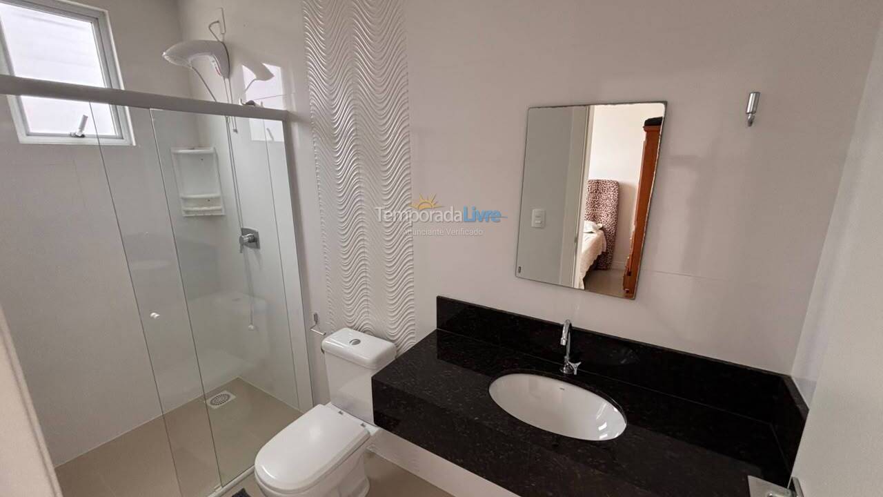 Apartamento para aluguel de temporada em Itapema (Meia Praia)