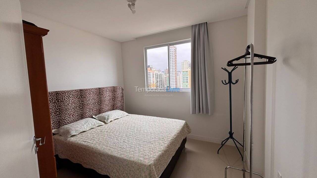 Apartamento para aluguel de temporada em Itapema (Meia Praia)