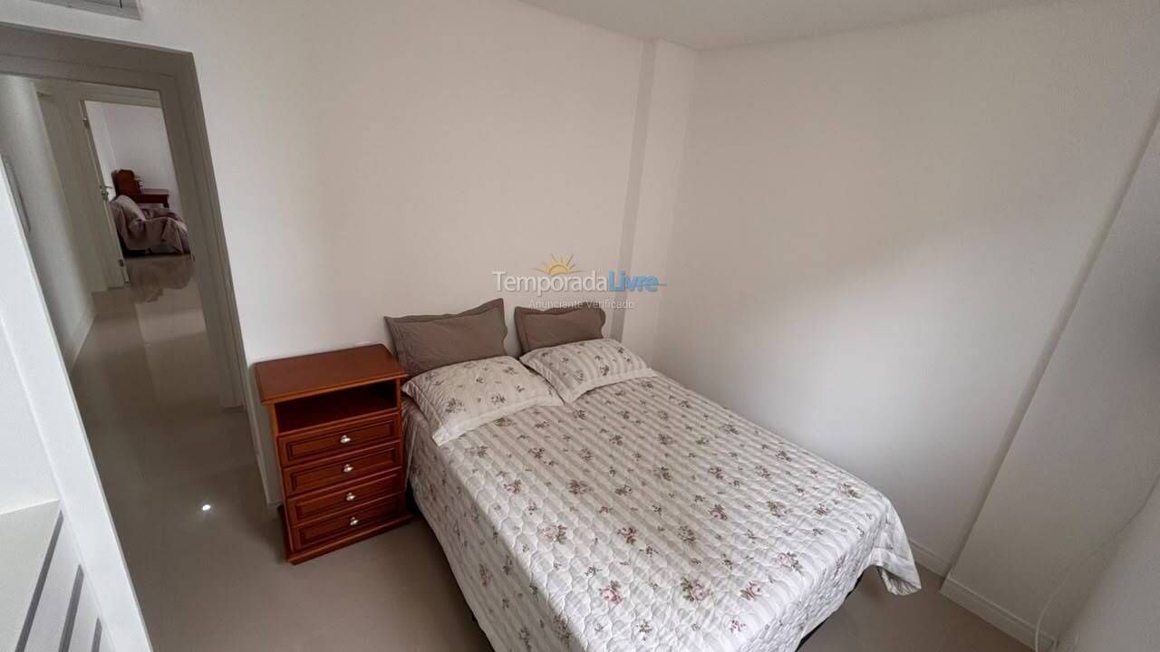 Apartamento para aluguel de temporada em Itapema (Meia Praia)
