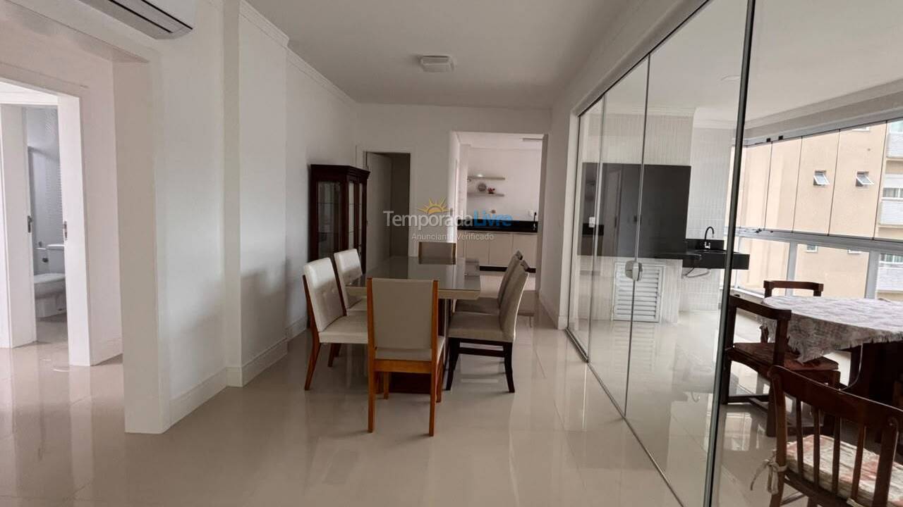 Apartamento para aluguel de temporada em Itapema (Meia Praia)
