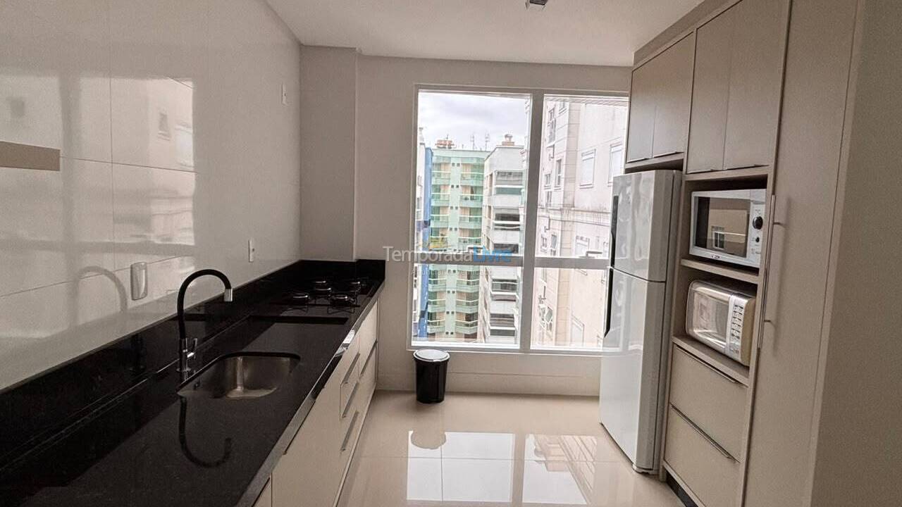 Apartamento para aluguel de temporada em Itapema (Meia Praia)