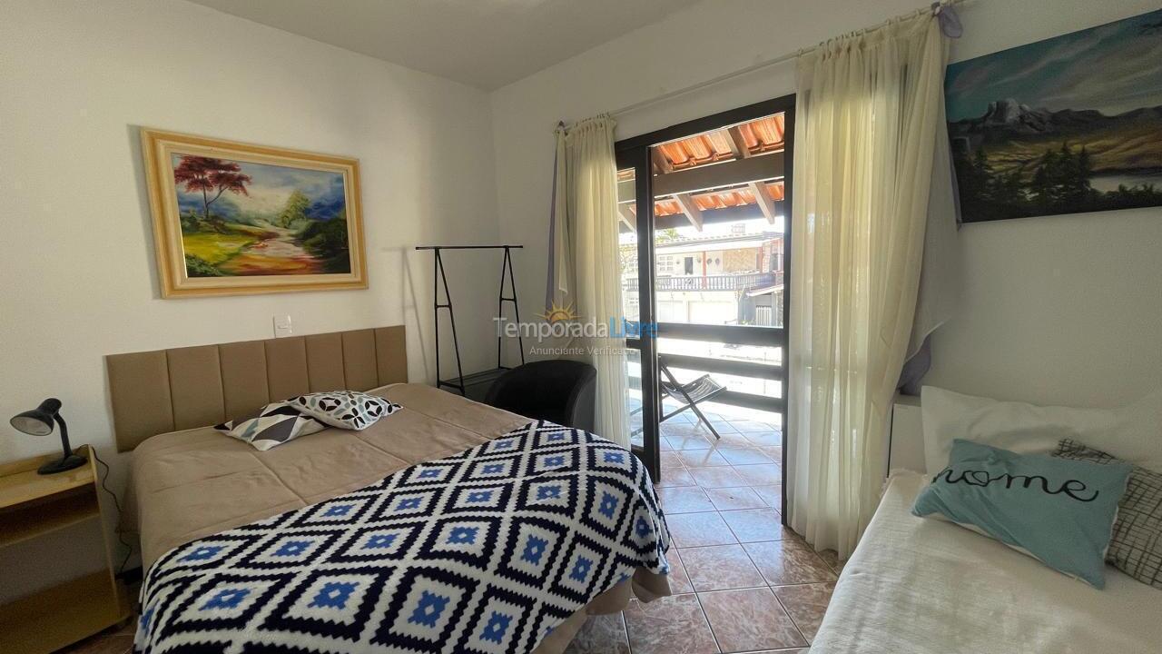 Casa para aluguel de temporada em Balneário Piçarras (Piçarras)