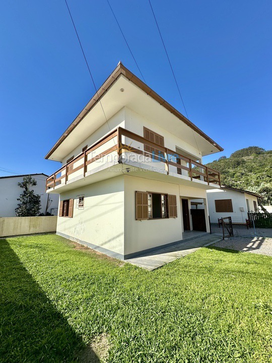 House for vacation rental in Garopaba (Praia da Ferrugem)