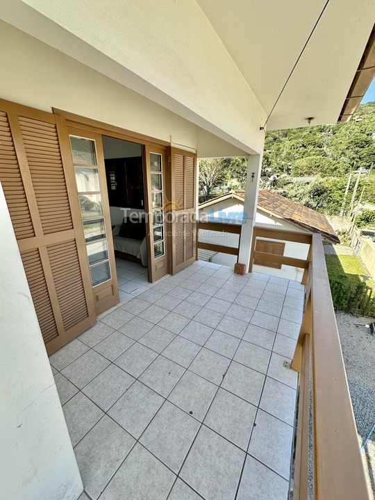 House for vacation rental in Garopaba (Praia da Ferrugem)