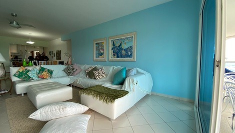 APARTAMENTO PÉ NA AREIA COM VISTA PARA O MAR EM RIVIERA
