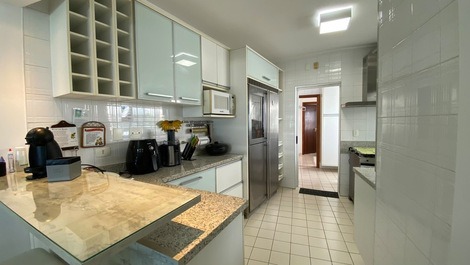 APARTAMENTO PÉ NA AREIA COM VISTA PARA O MAR EM RIVIERA