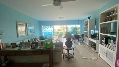 APARTAMENTO PÉ NA AREIA COM VISTA PARA O MAR EM RIVIERA