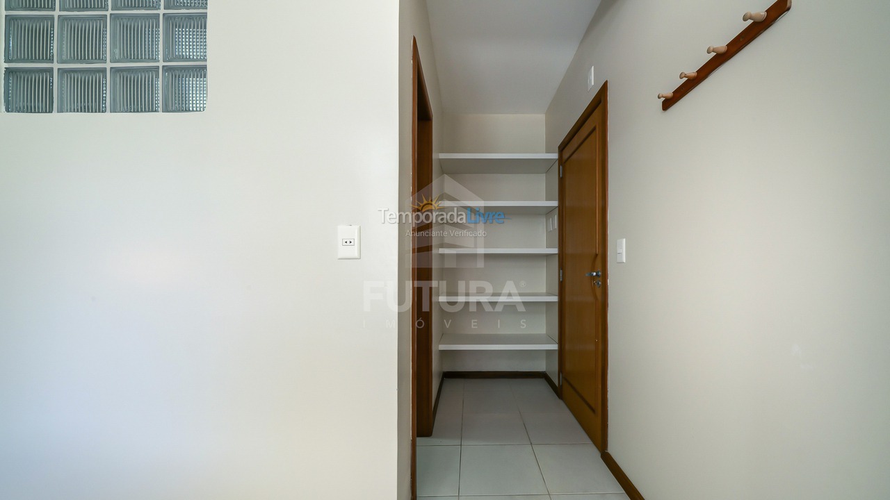 Apartamento para aluguel de temporada em Bombinhas (Canto Grande)