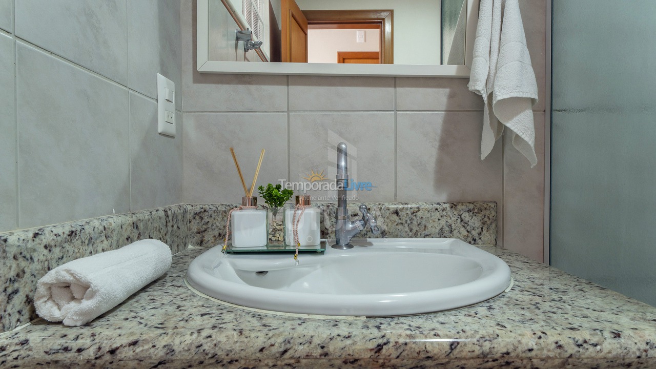 Apartamento para aluguel de temporada em Bombinhas (Canto Grande)