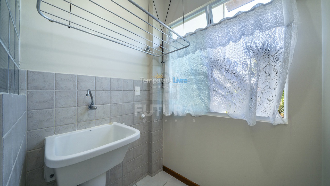 Apartamento para aluguel de temporada em Bombinhas (Canto Grande)