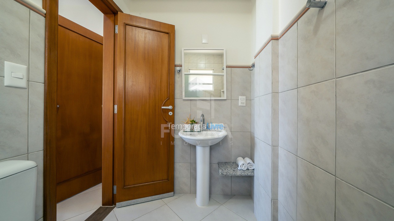 Apartamento para aluguel de temporada em Bombinhas (Canto Grande)