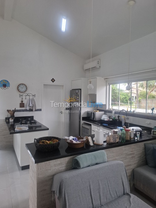 Casa para alquiler de vacaciones em Florianópolis (Praia da Daniela)