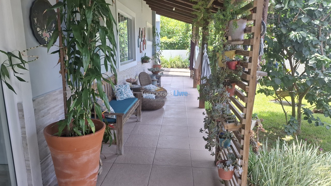Casa para alquiler de vacaciones em Florianópolis (Praia da Daniela)