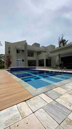 Casa Moderna en Riviera de São Lourenço - Módulo 19