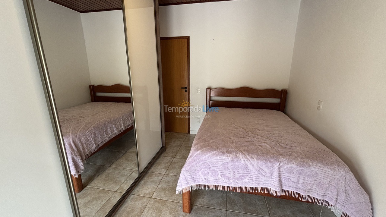 Casa para alquiler de vacaciones em Governador Celso Ramos (Praia de Palmas)