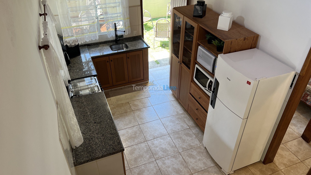 Casa para alquiler de vacaciones em Governador Celso Ramos (Praia de Palmas)