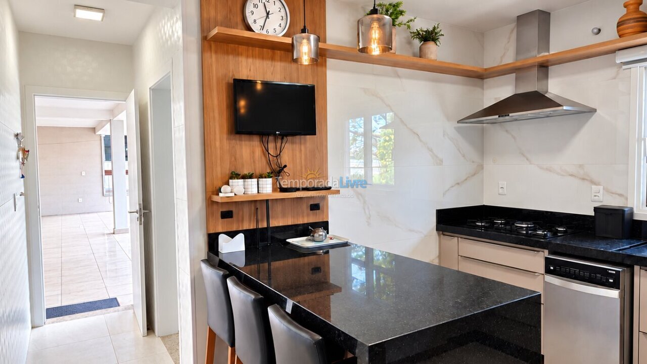 Casa para aluguel de temporada em Florianopolis (Canasvieiras)