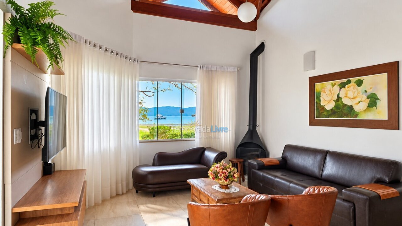 Casa para aluguel de temporada em Florianopolis (Canasvieiras)