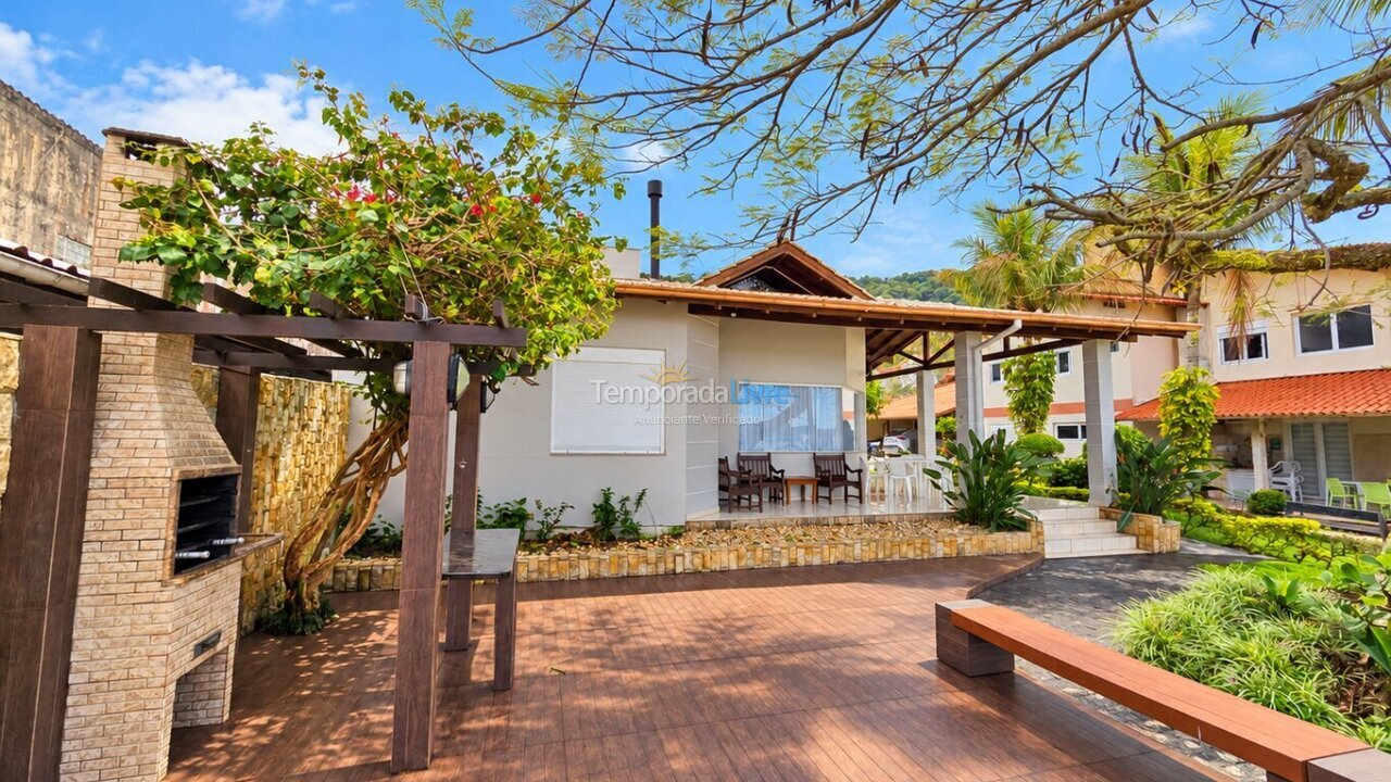 Casa para aluguel de temporada em Florianopolis (Canasvieiras)