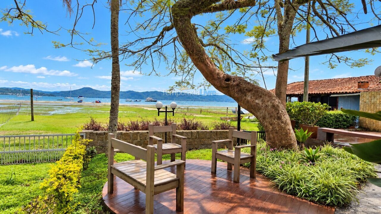 Casa para aluguel de temporada em Florianopolis (Canasvieiras)