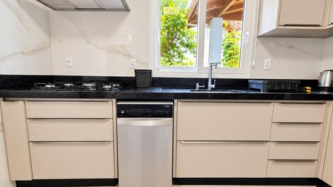 TEMPORADA | Casa pé na areia | 4 quartos (3 suítes) | Jurerê