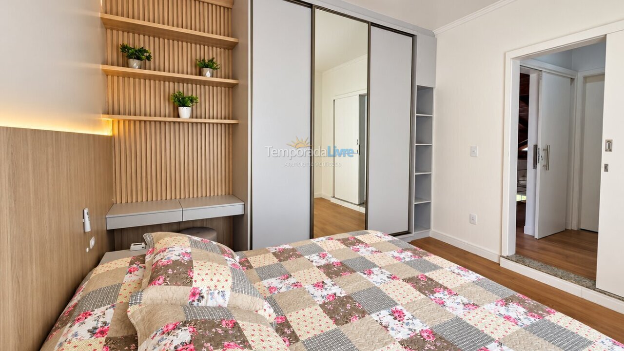 Casa para aluguel de temporada em Florianopolis (Canasvieiras)