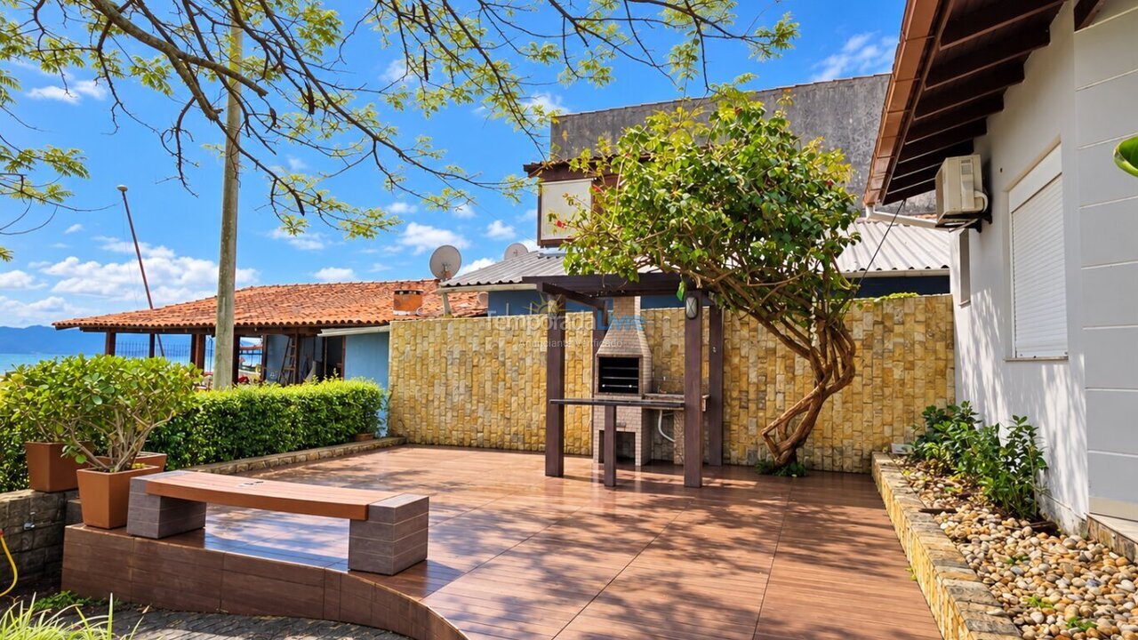 Casa para aluguel de temporada em Florianopolis (Canasvieiras)