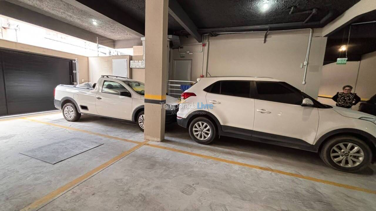 Apartamento para aluguel de temporada em Itapema (Meia Praia)