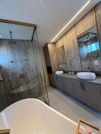 Precioso apartamento con 4 suites.