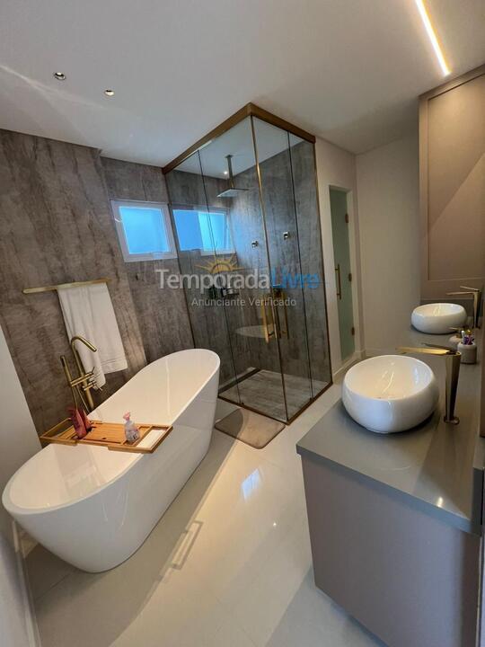 Apartamento para alquiler de vacaciones em Itapema (Meia Praia)