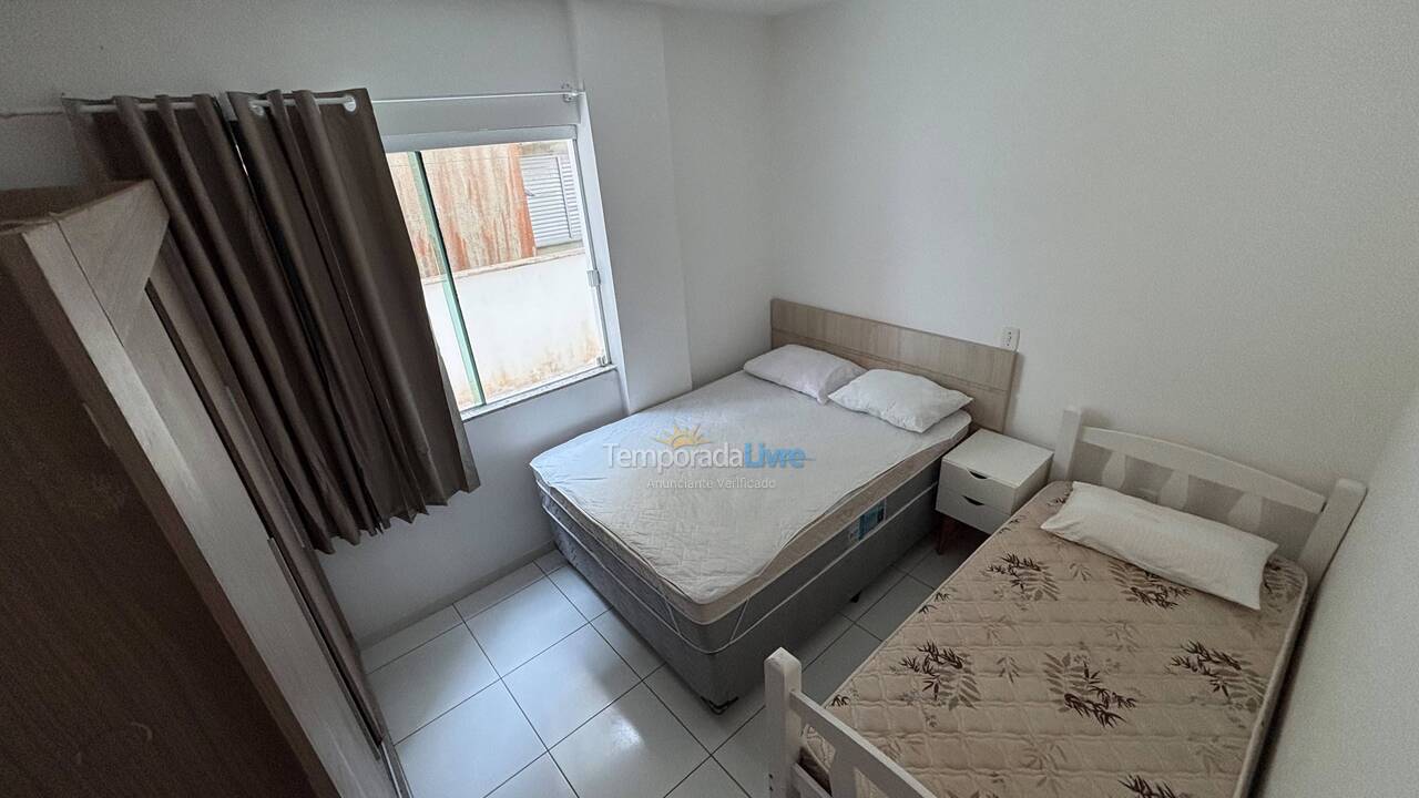 Apartamento para aluguel de temporada em Itapema (Meia Praia)