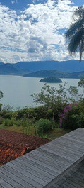 5 minutes from downtown Praia Grande, market, bakery, pharmacy nearby.