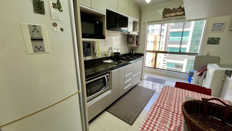 Cozy apartment in Meia Praia for up to 8 people.