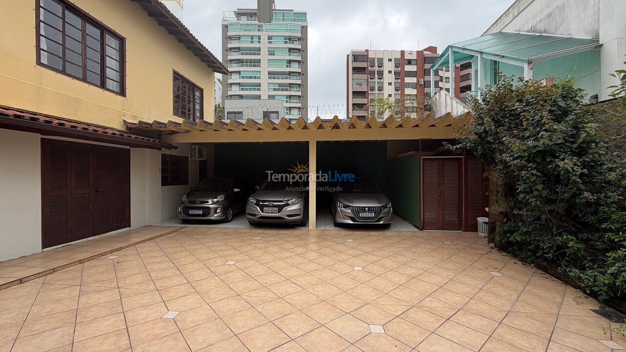 Apartamento para aluguel de temporada em Florianópolis (Centro)